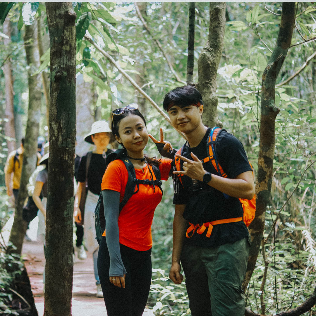 Leo núi cần mang theo gì - khi đi book tour