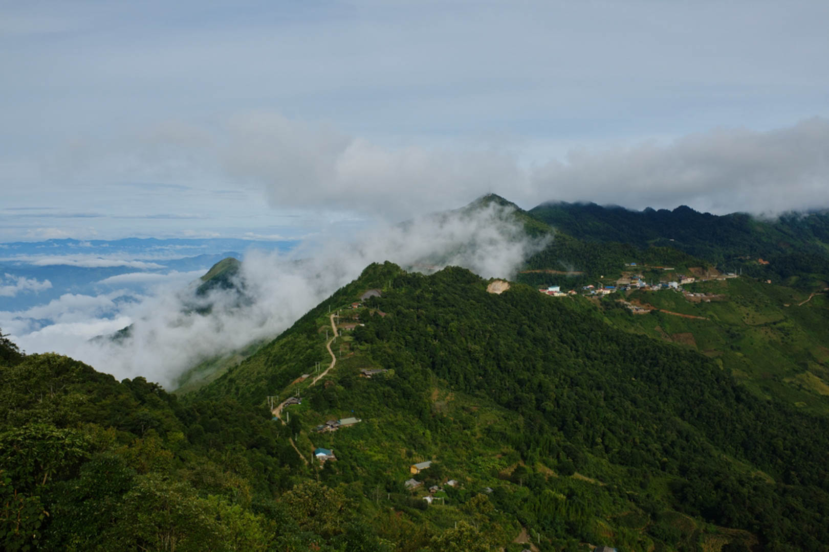 Tà Xùa - Trekking chinh phục sống lưng khủng long huyền thoại