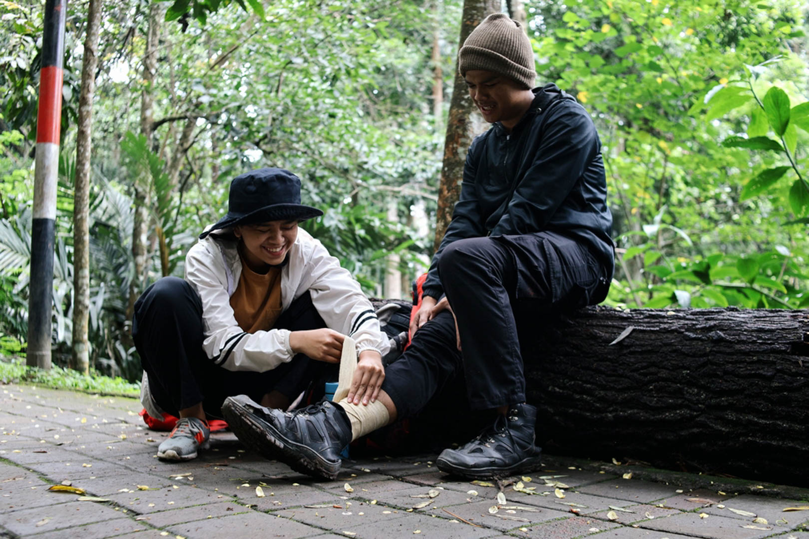 Chuột rút khi leo núi - Nguyên nhân và giải pháp